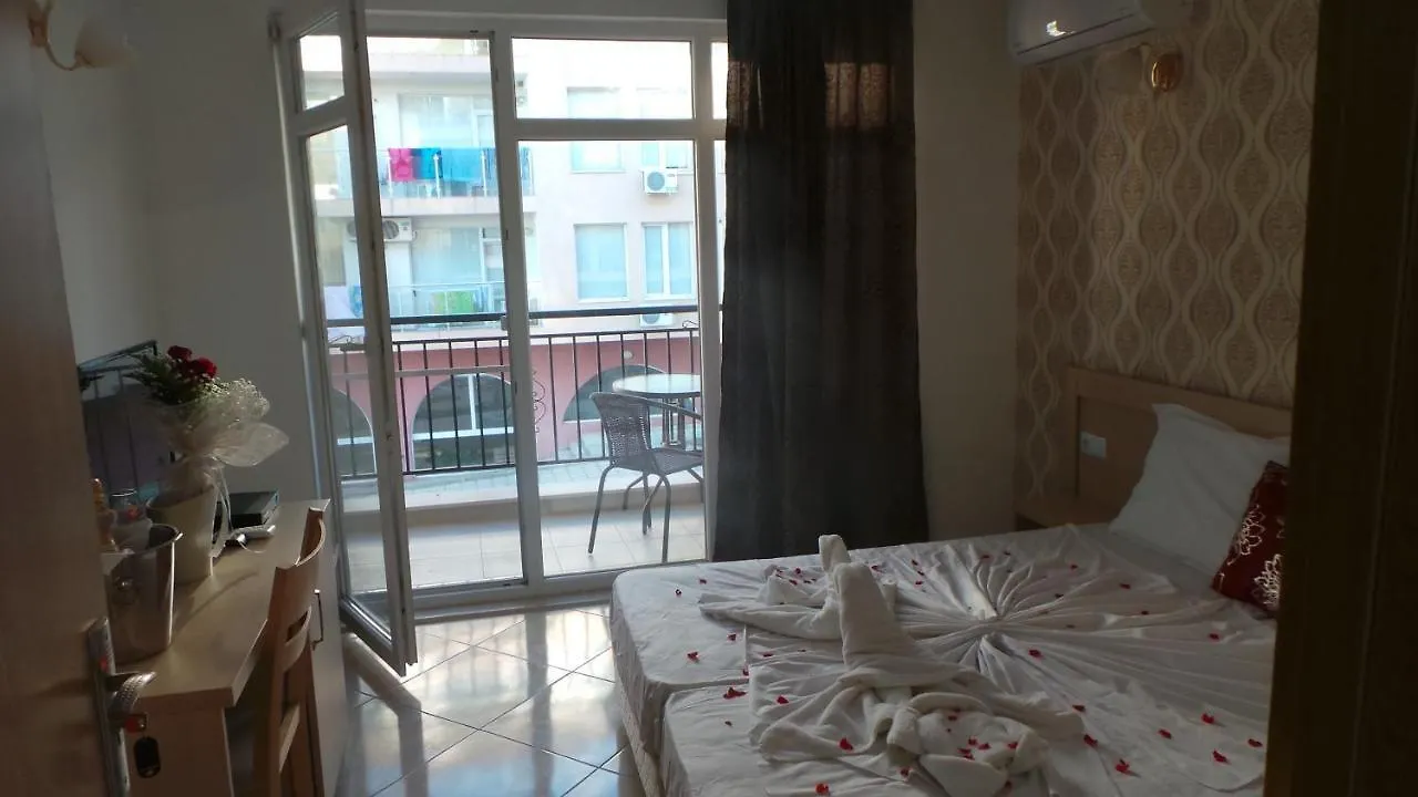Family Hotel Orios بريمورسكو